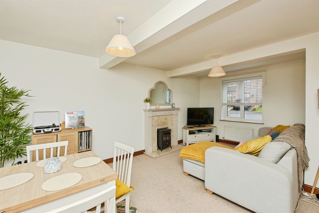Property photo 2 of 27