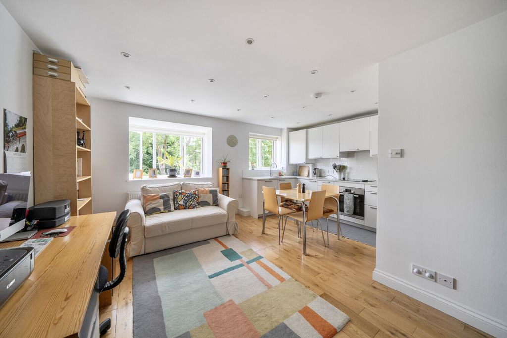 Property photo 2 of 10 1477674-9-6A33E65...