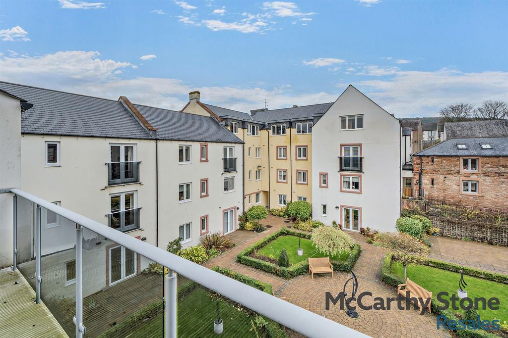 Property photo 2 of 26 8670767-Exterior02-800.Jpg