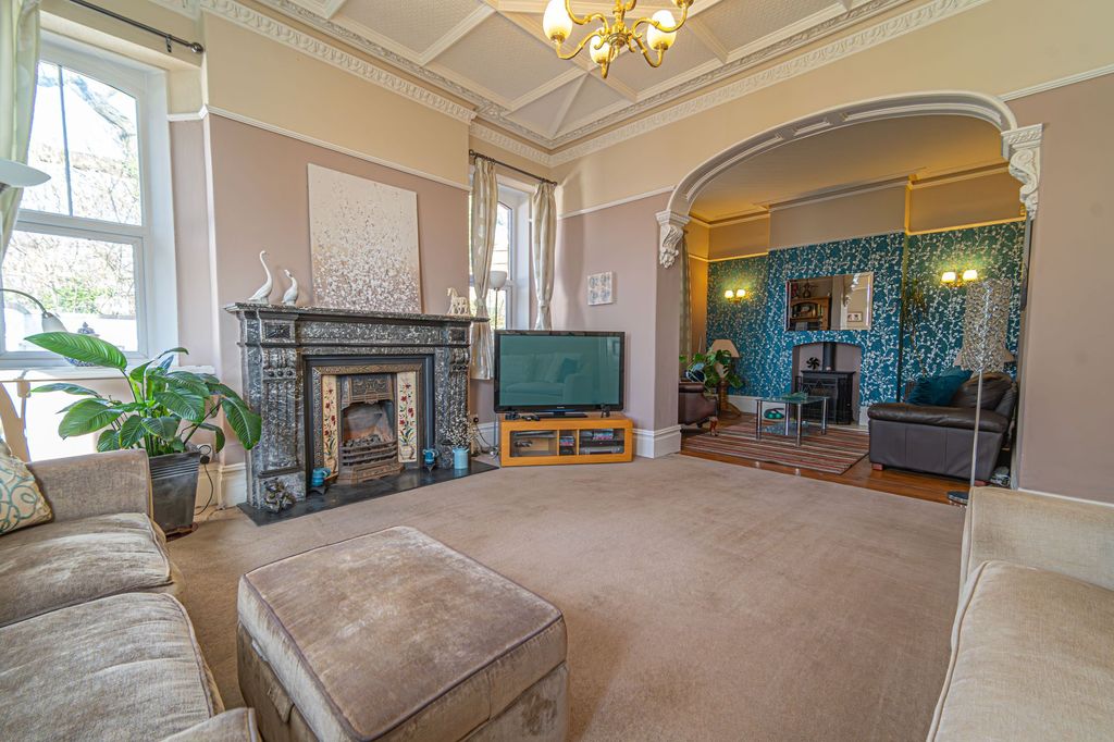 Property photo 2 of 64