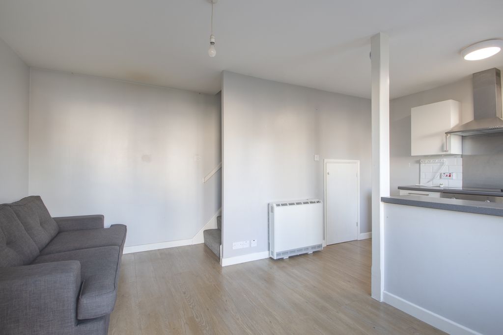 Property photo 3 of 7 Gallery