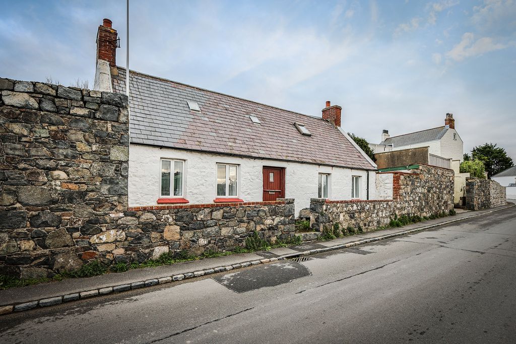 Property photo 1 of 35 Photo 0