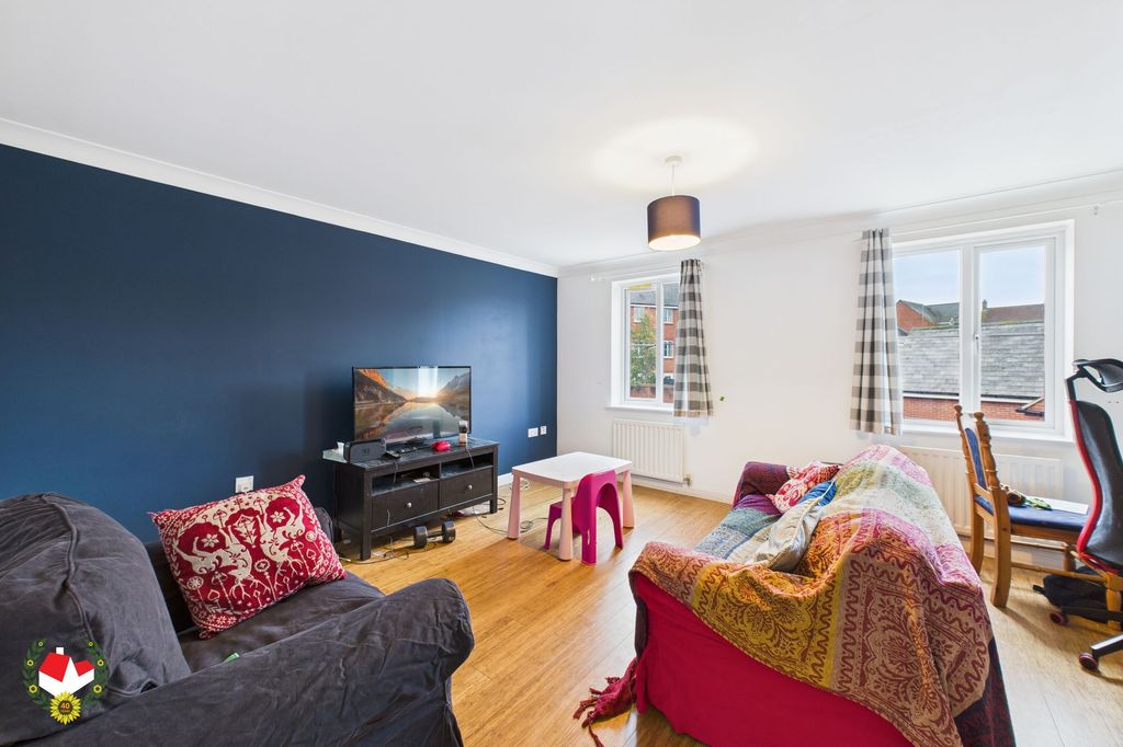 Property photo 2 of 13