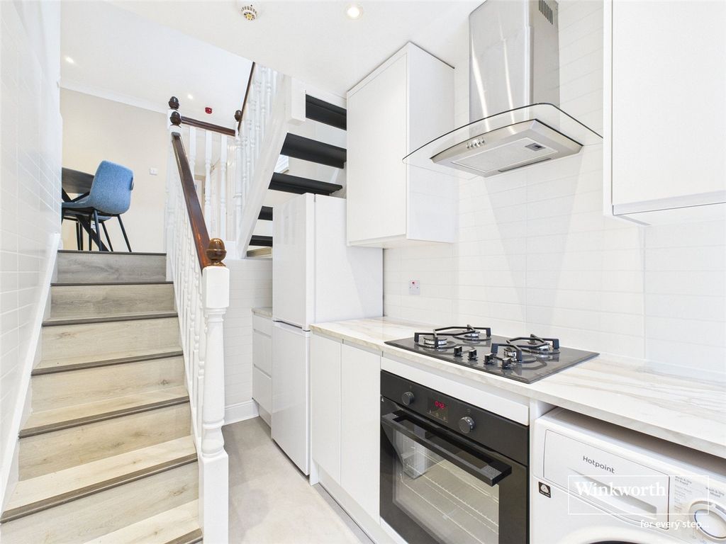 Property photo 3 of 8 Picture No. 14