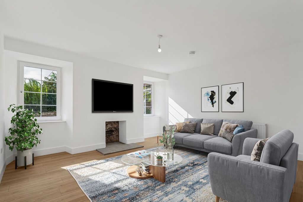 Property photo 2 of 34