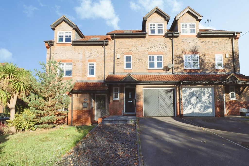 Property photo 1 of 19 Pbox-Img.Jpg