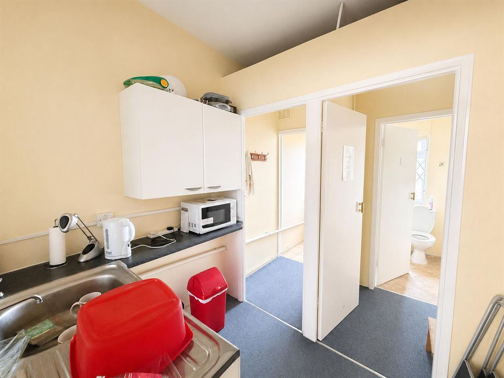 Property photo 3 of 3