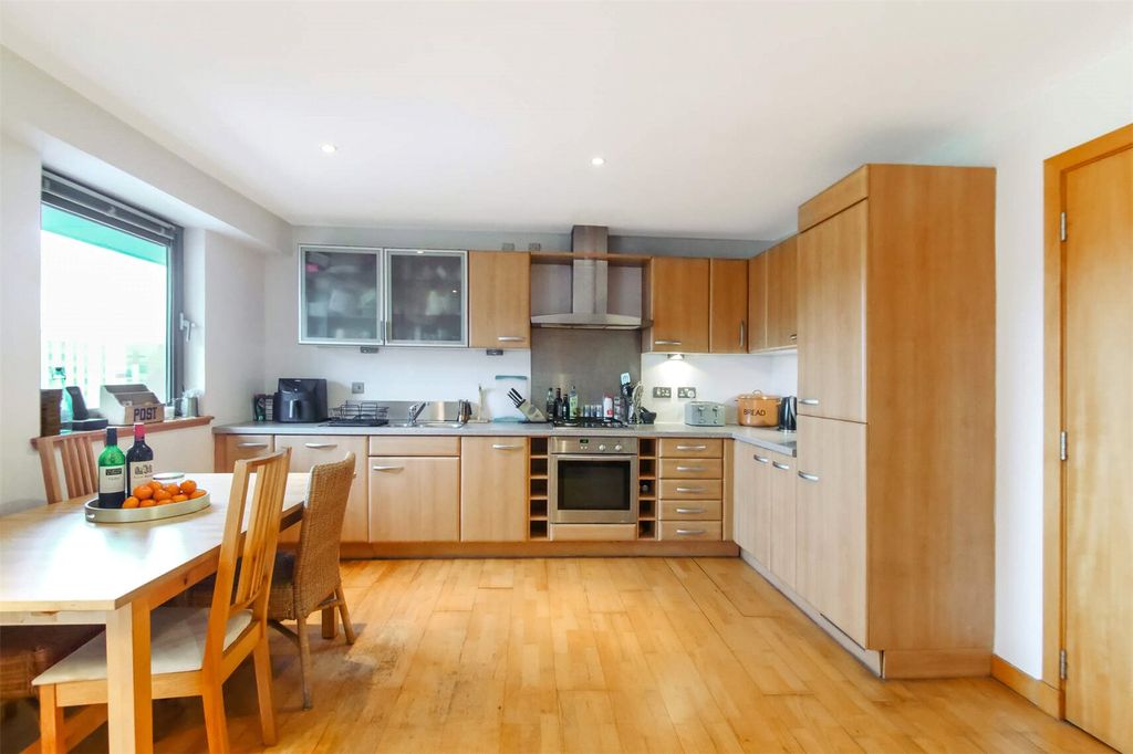 Property photo 2 of 17 Picture No. 01