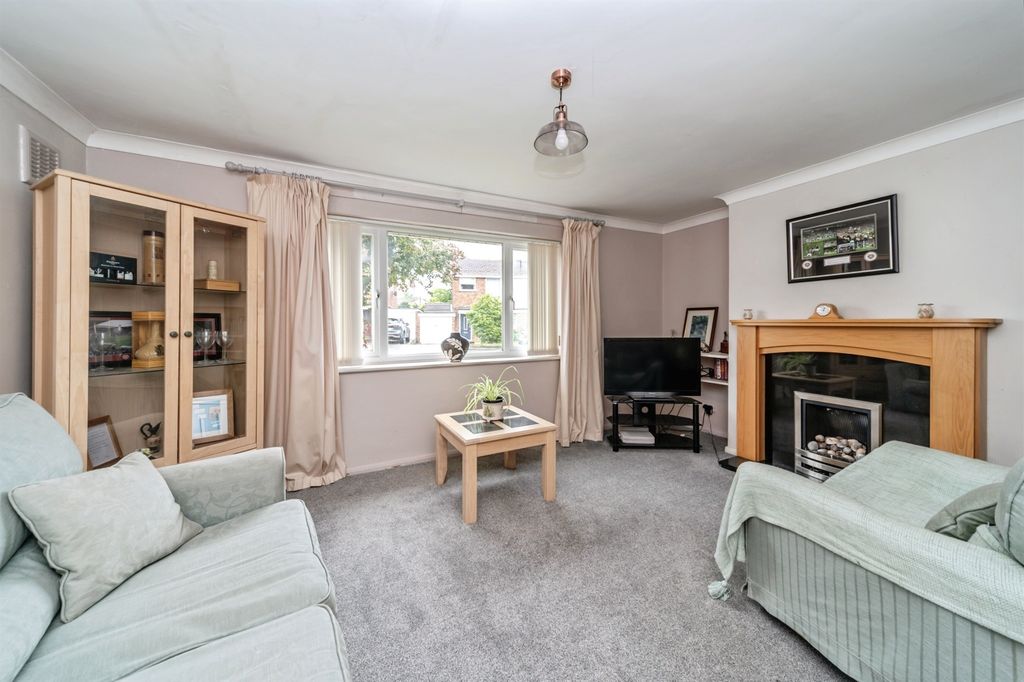 Property photo 3 of 17