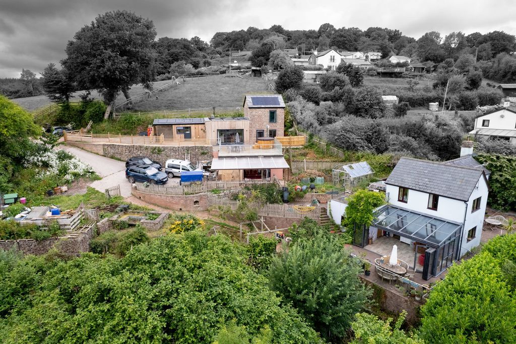 Property photo 1 of 31