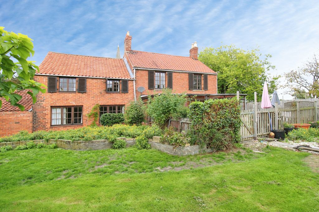 Property photo 1 of 23