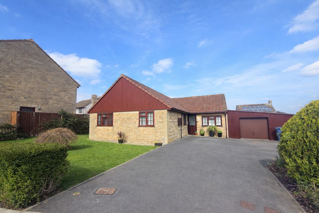 Property photo 1 of 9 Front (Exterior)