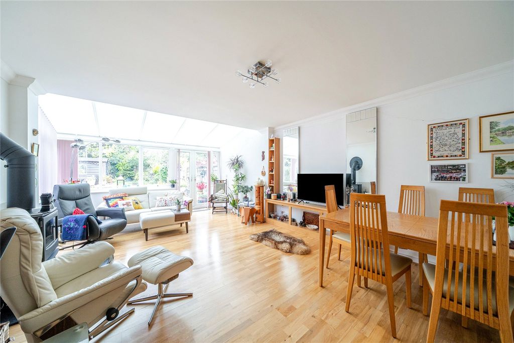 Property photo 2 of 27 Picture No. 04