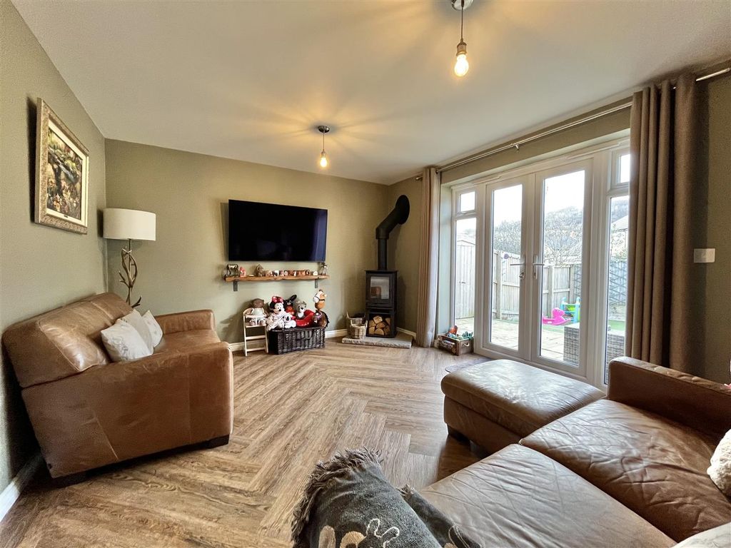 Property photo 2 of 14 Lounge