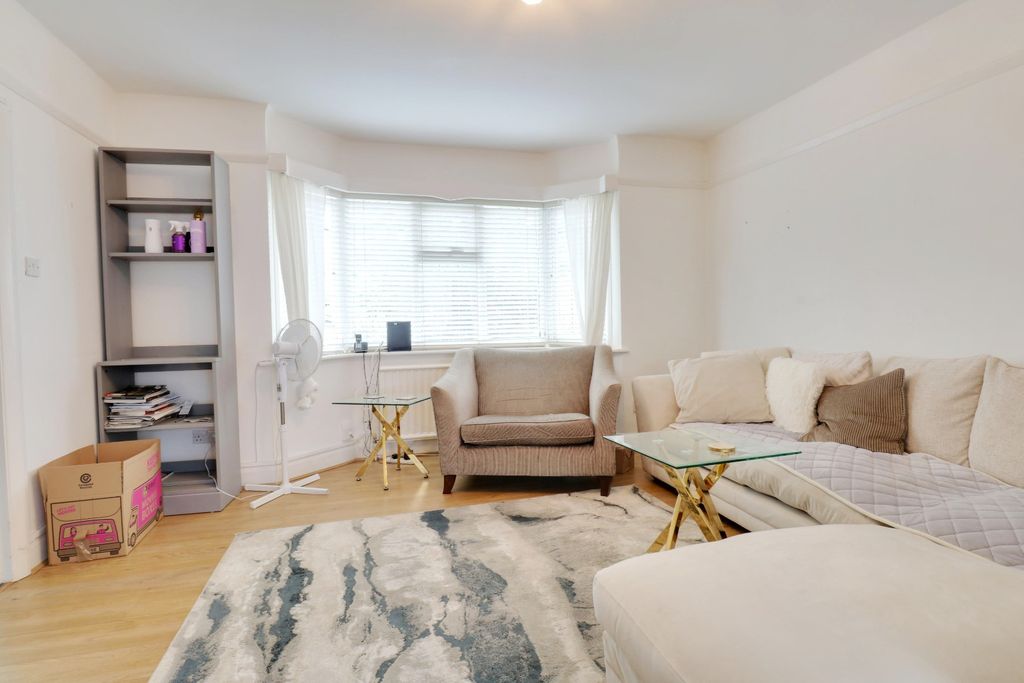Property photo 3 of 15 5907083