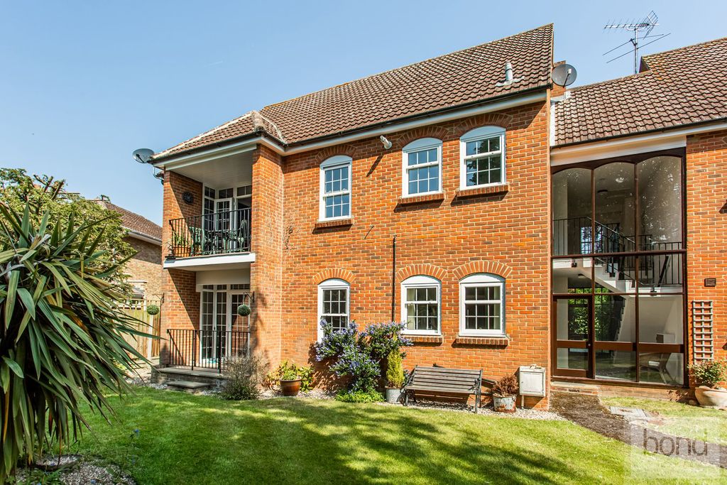 Property photo 1 of 23