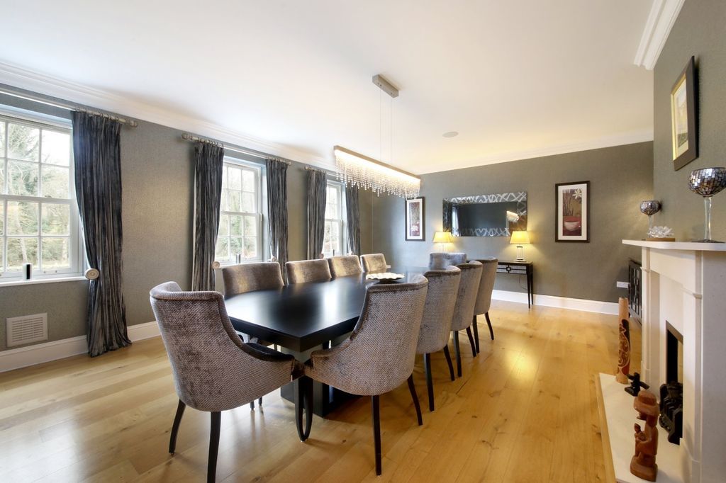 Property photo 3 of 23 Dining Room