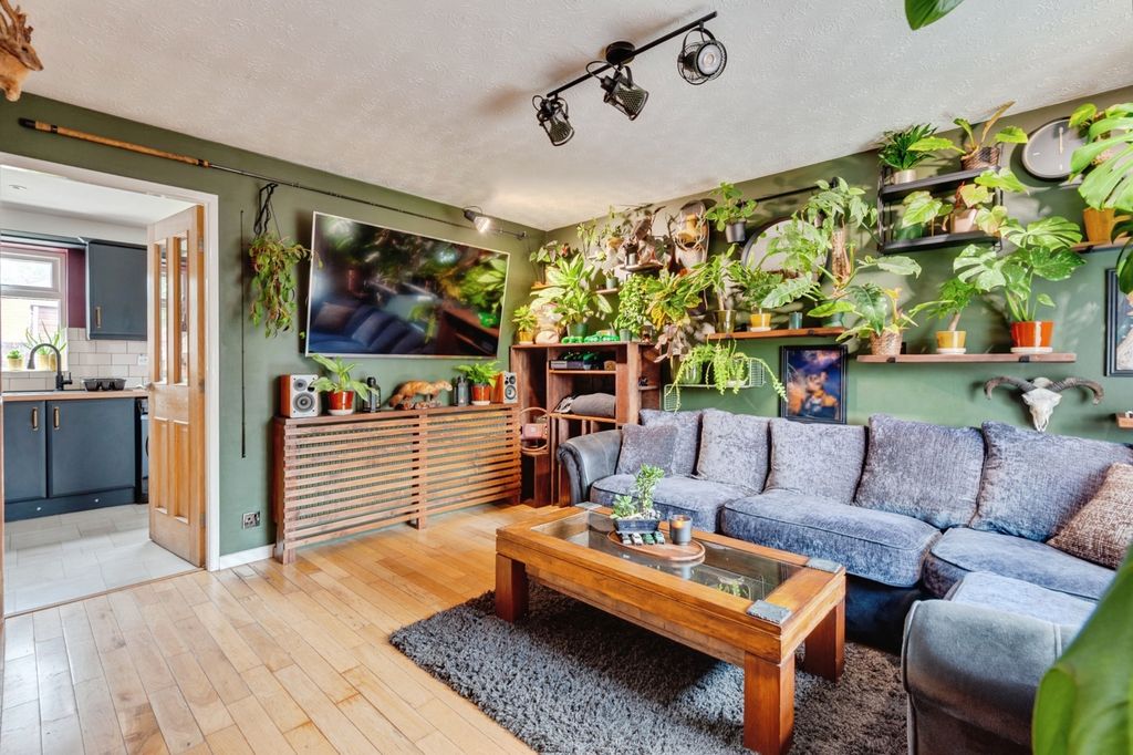 Property photo 3 of 19 Pbox-Img.Jpg