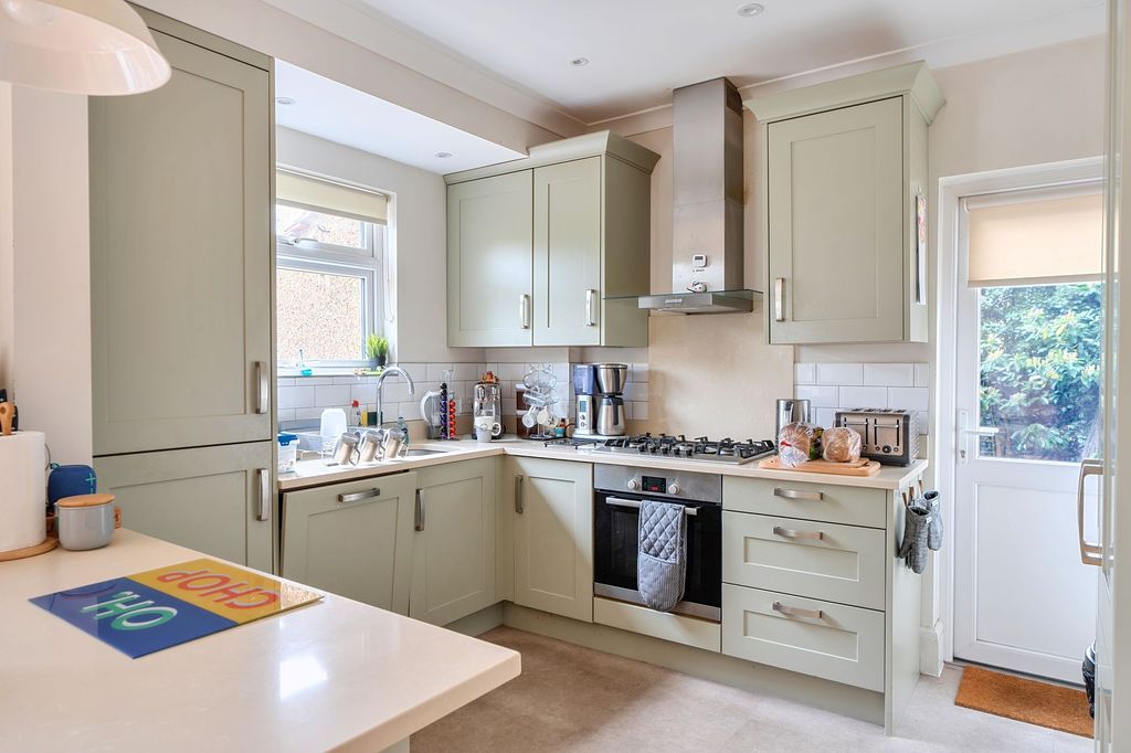 Property photo 3 of 22