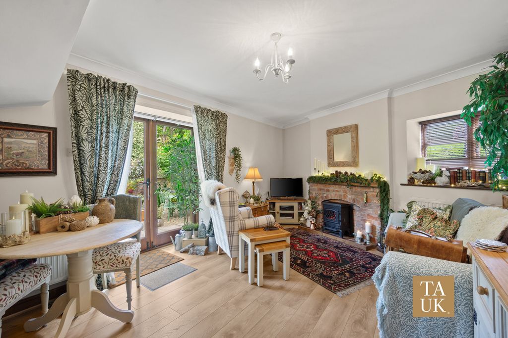 Property photo 2 of 17