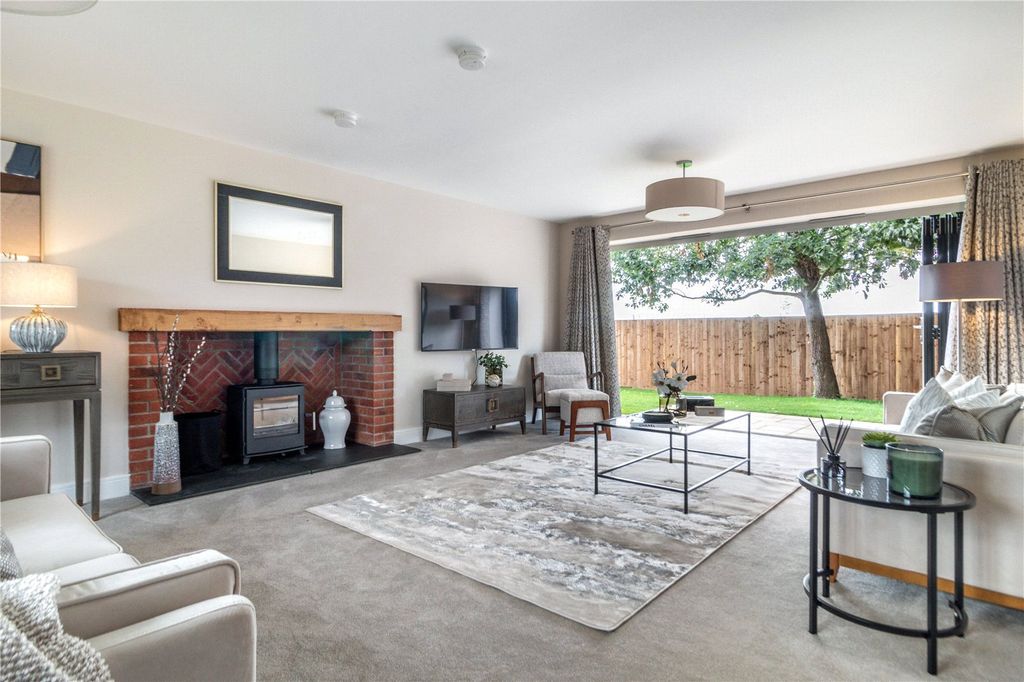 Property photo 2 of 29 Show Home
