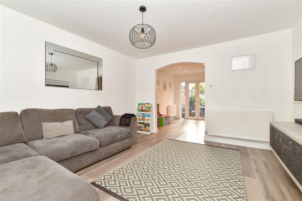 Property photo 2 of 15 Lounge