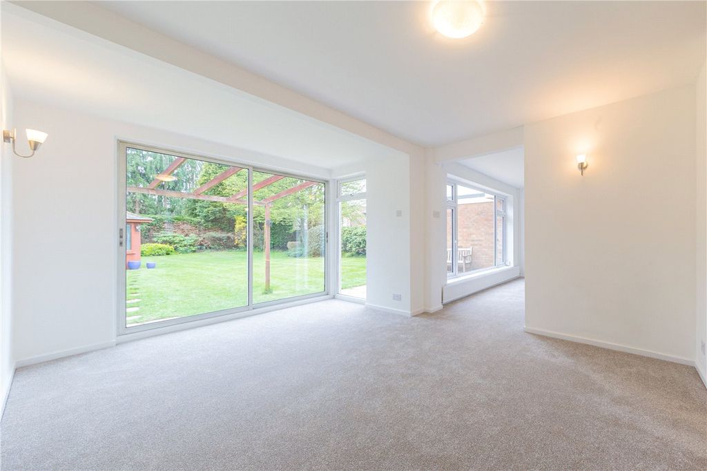 Property photo 2 of 22 Dining Room