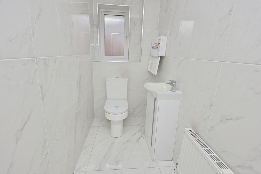Property photo 3 of 10 Pbox-Img.Jpg