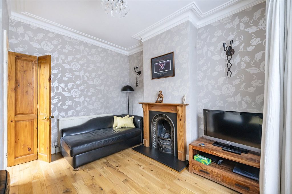 Property photo 2 of 22 Picture No. 05