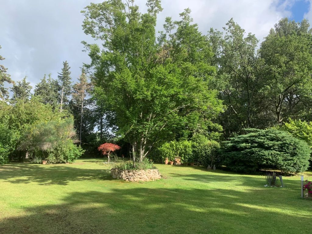 Property photo 3 of 32