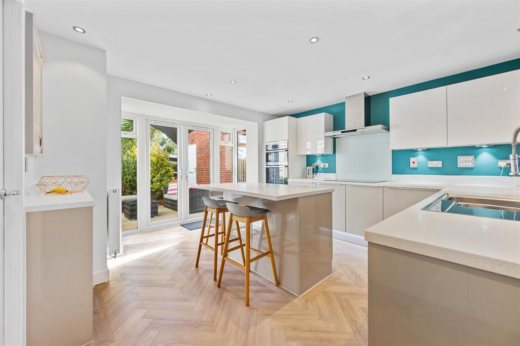 Property photo 3 of 48 Nightingalewayweb18.Jpg