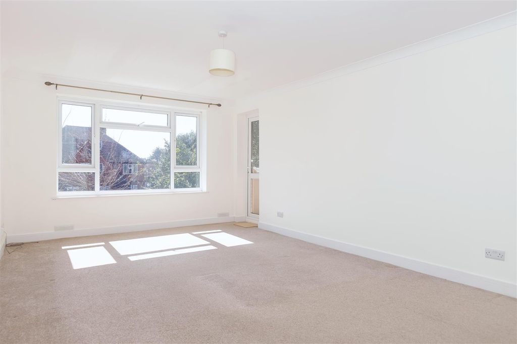 Property photo 3 of 10 Charlwood_7.Jpg