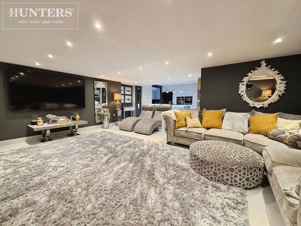 Property photo 3 of 15 Pbox-Img.Jpg