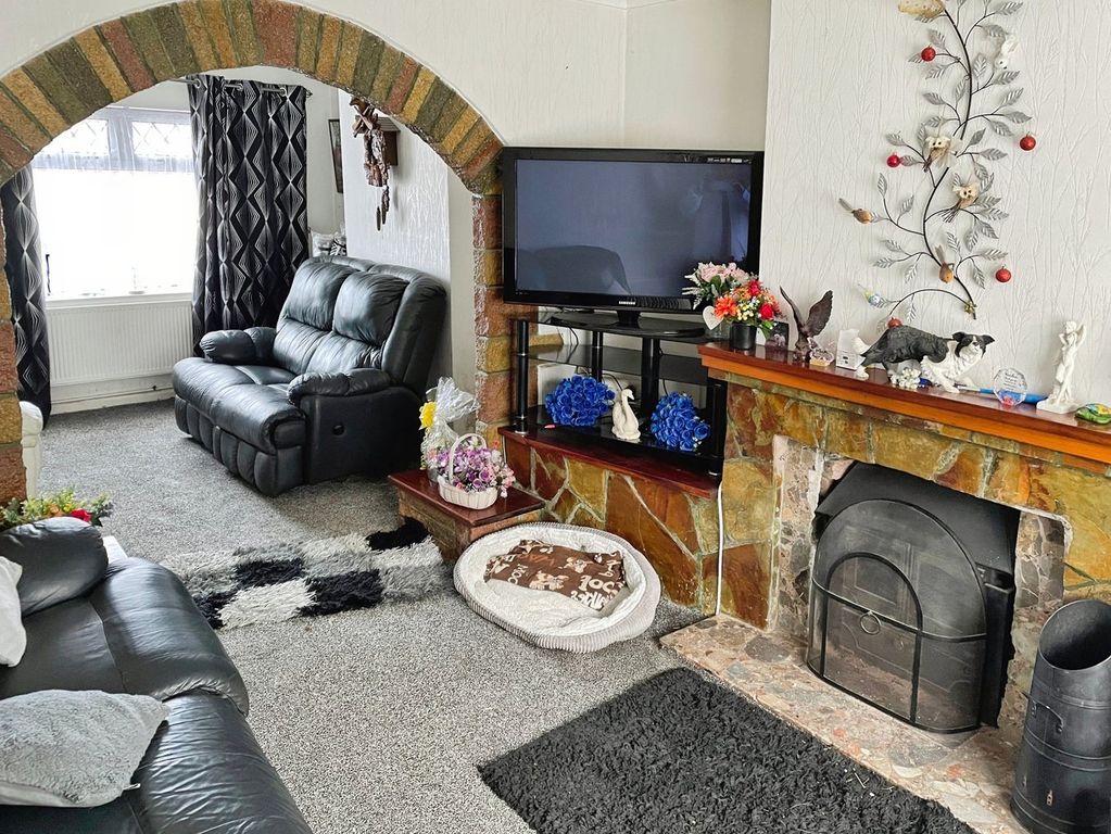 Property photo 2 of 13