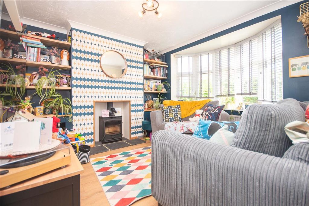 Property photo 2 of 11