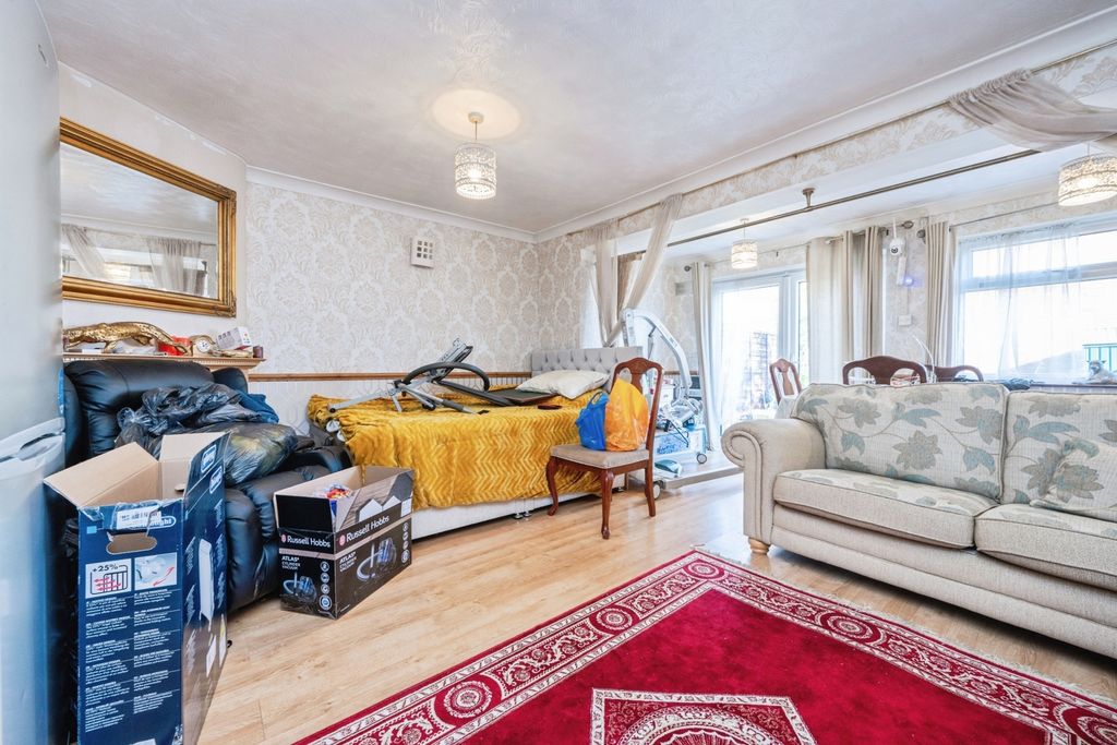 Property photo 3 of 20 Pbox-Img.Jpg