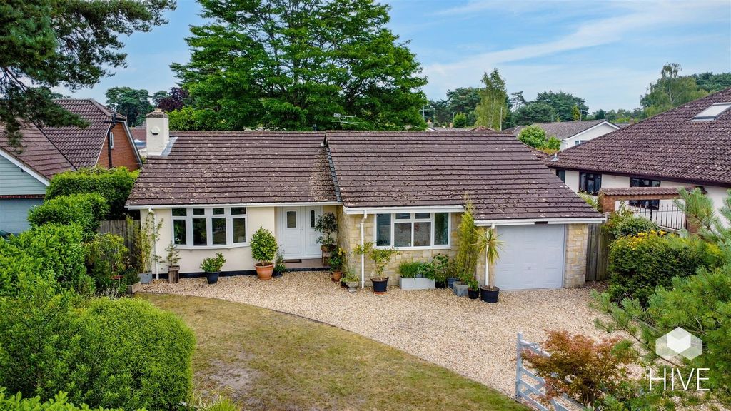 Property photo 1 of 28