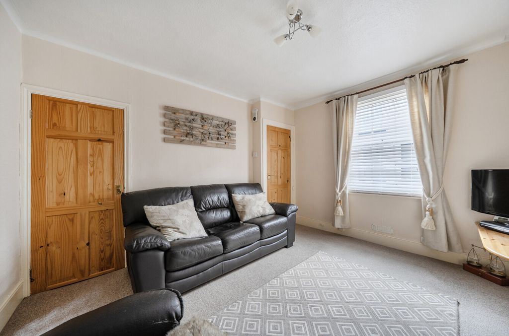 Property photo 2 of 16 1455472-10-6A0358...
