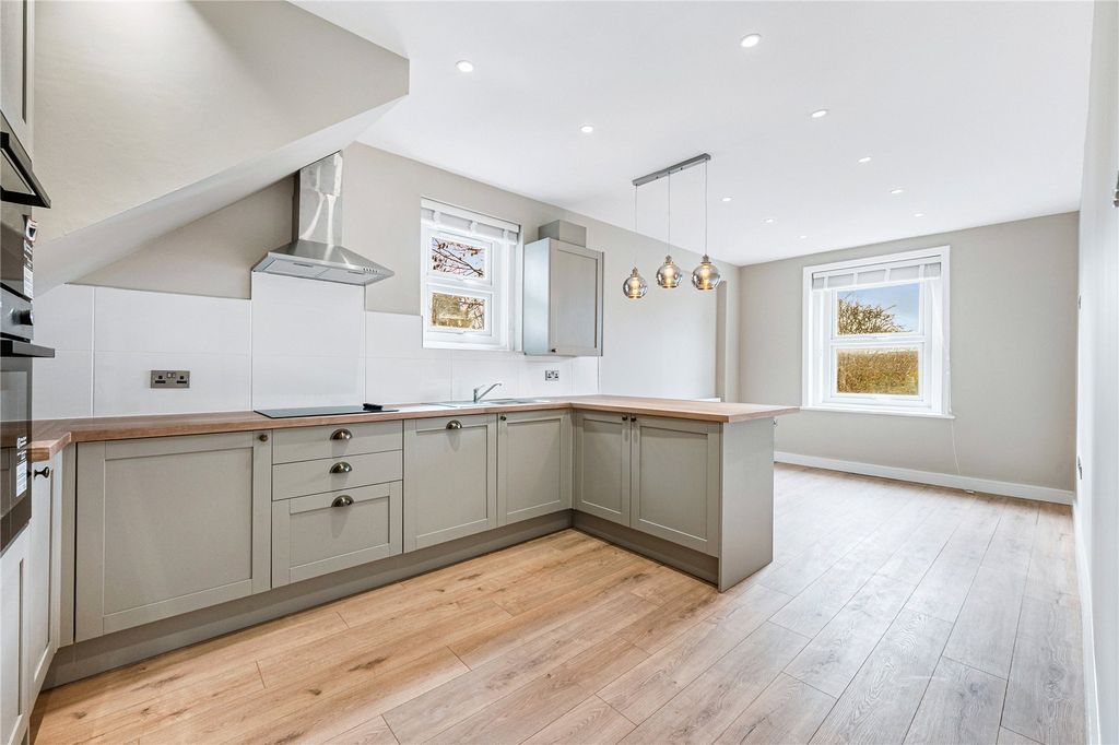 Property photo 1 of 9 Picture No. 05