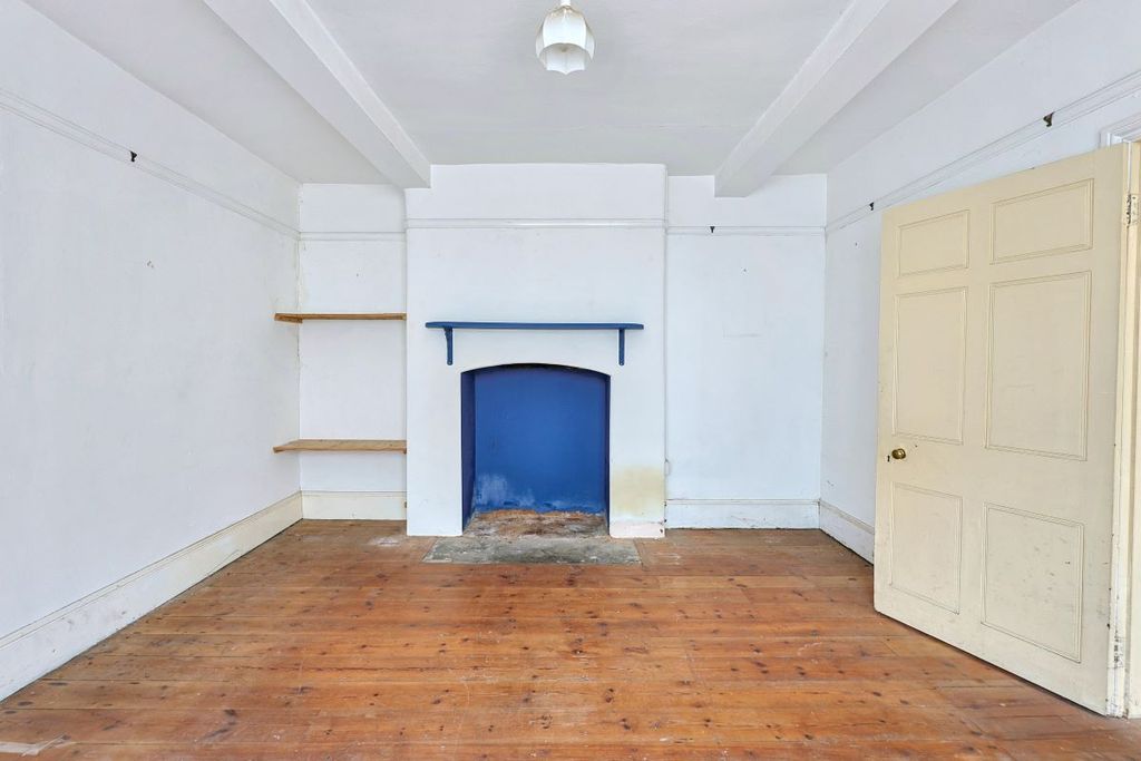 Property photo 3 of 20