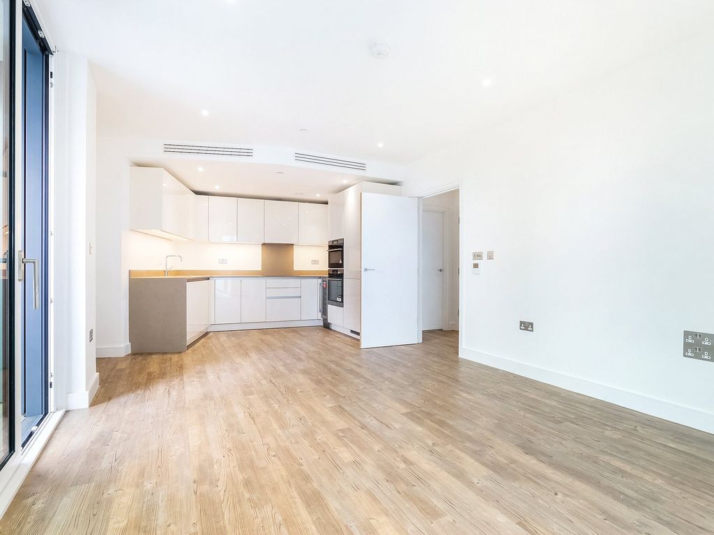 Property photo 3 of 13 Gladwin Tower Sw8