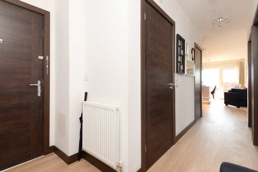Property photo 2 of 17 568354