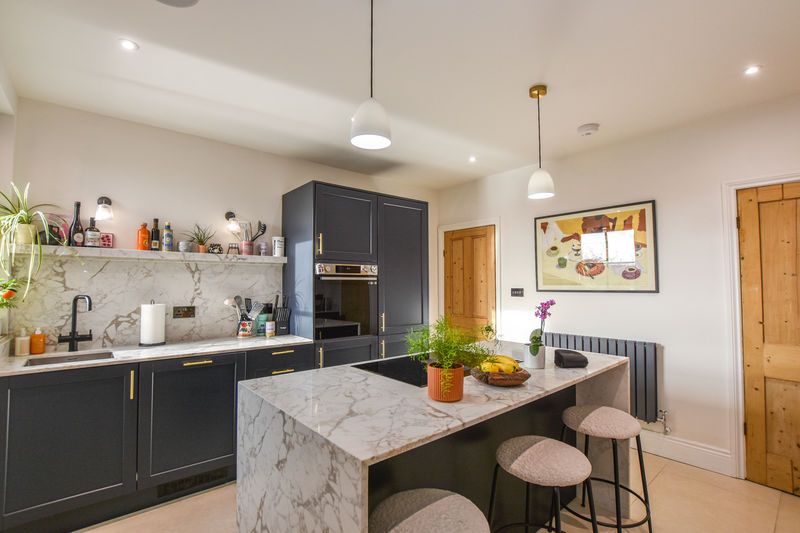 Property photo 1 of 30 Photo 5