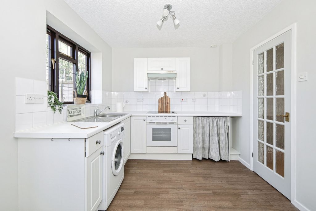 Property photo 3 of 17 Pbox-Img.Jpg