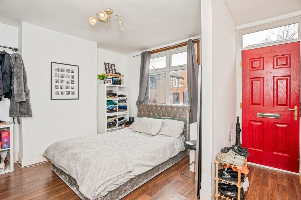 Property photo 2 of 19