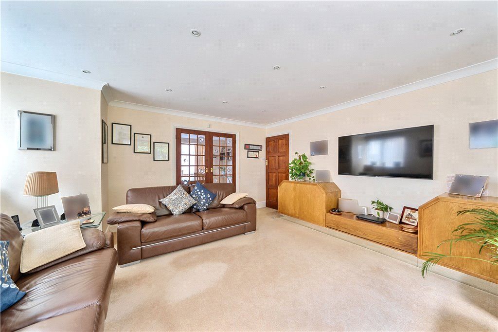 Property photo 3 of 30 Picture No. 02