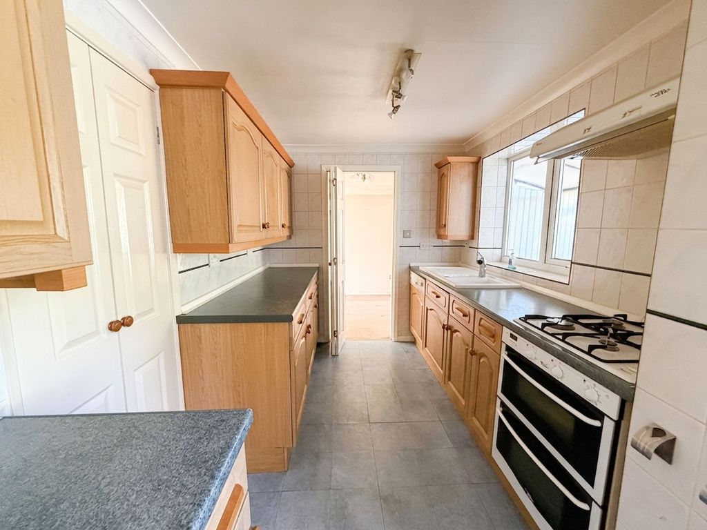 Property photo 3 of 15 Kitchen