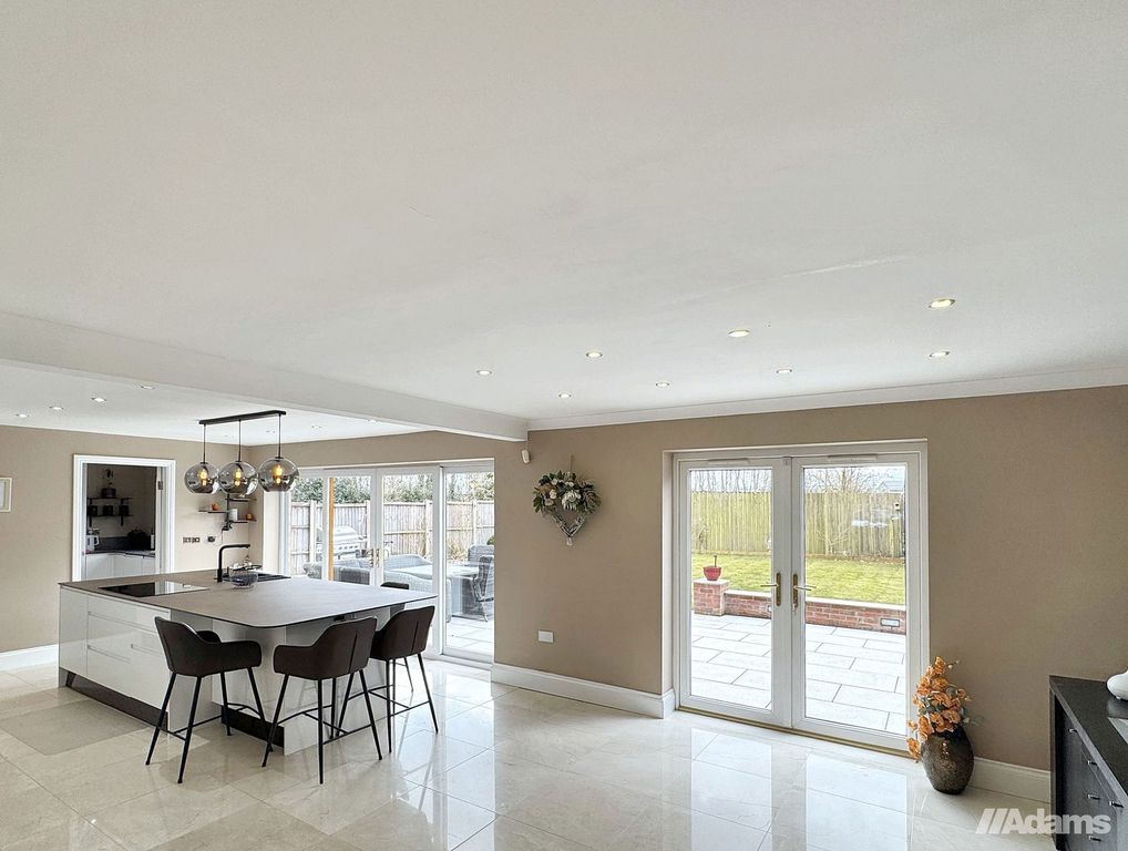 Property photo 3 of 48