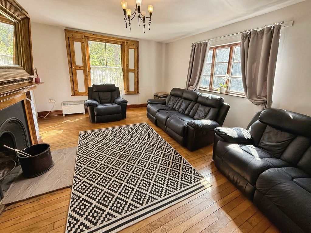 Property photo 2 of 44