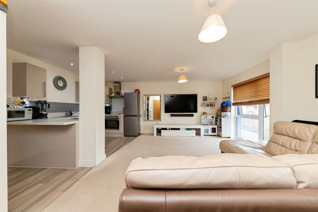 Property photo 2 of 12